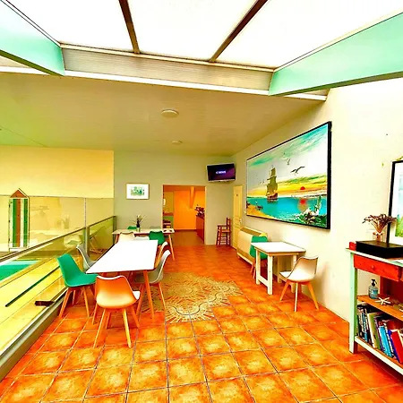 Hotel Aux Rochers De L'ocean 3*