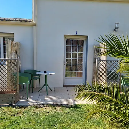 Aux Rochers De L'ocean Hotel