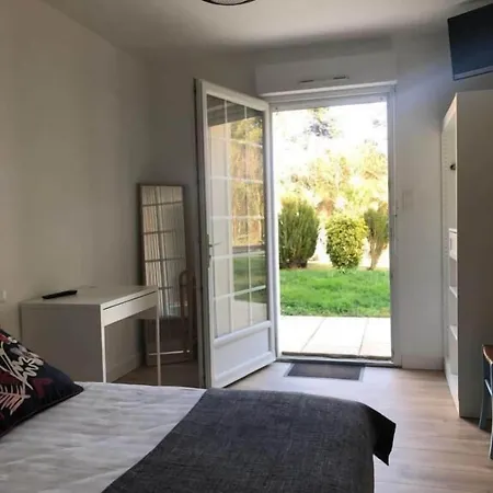 Hotel Aux Rochers De L'ocean 3*