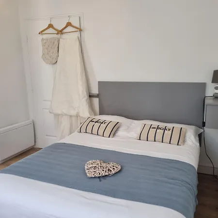 Hotel Aux Rochers De L'ocean 3*