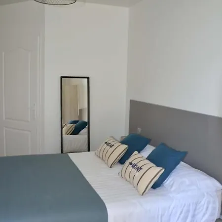 Hotel Aux Rochers De L'ocean Givrand