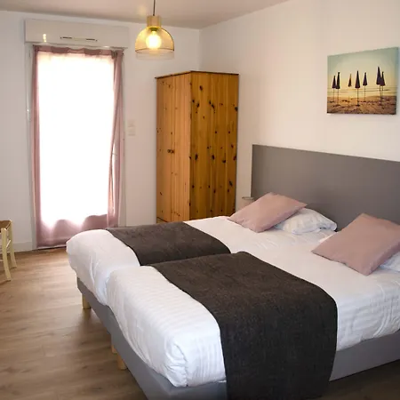 Aux Rochers De L'ocean Hotel