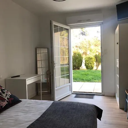 Hotel Aux Rochers De L'ocean 3*