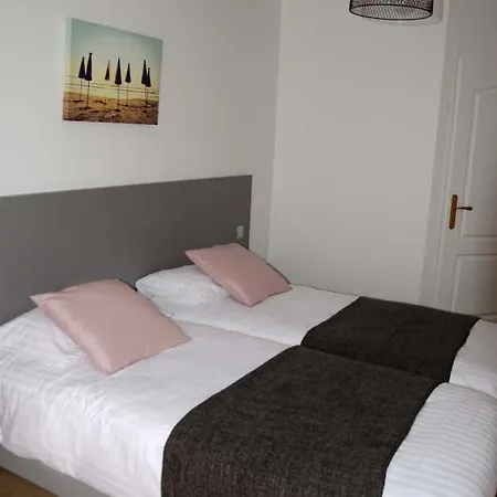 Hotel Aux Rochers De L'ocean Givrand