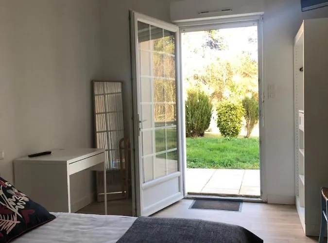 Hotel Aux Rochers De L'ocean 3*